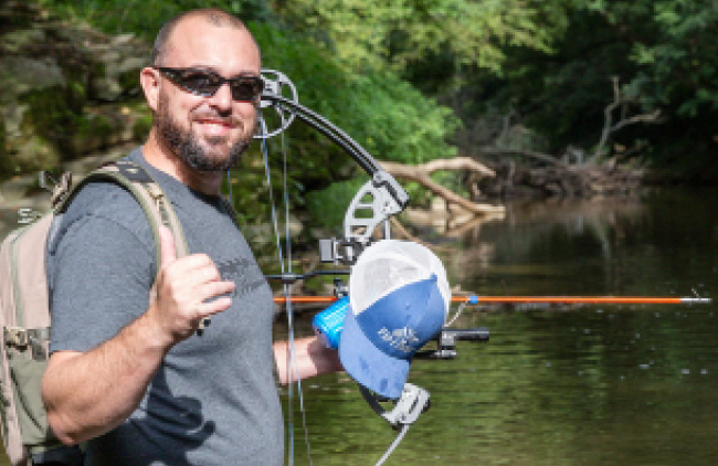 Cajun Bowfishing Winch Pro Reel Bowfishing Kit - Ultimate Bowfishing Bundle  Including Winch Pro Reel, 25 Yards of 250 lbs. of Line, 2 Arrows W/Piranha