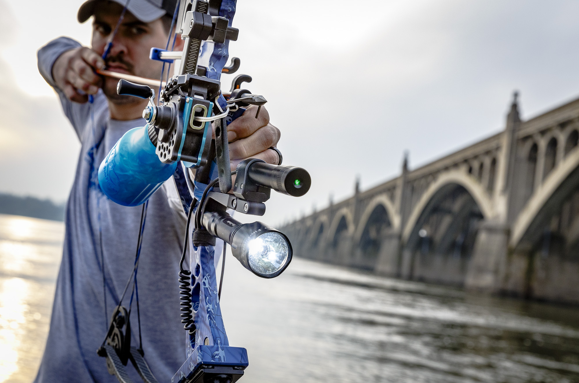 Best Bowfishing Sights and Aiming Methods